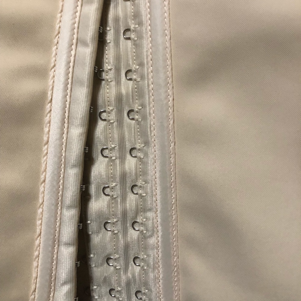 Waist trainer - Picture 3 of 6